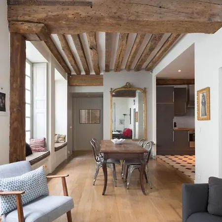 Charming In Le Marais Appartamento *